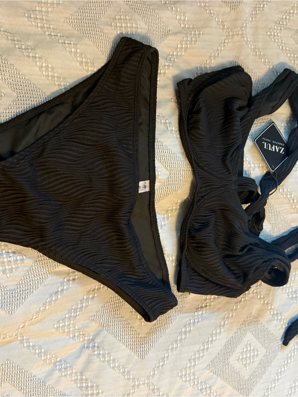 Zaful Black Textured Underwire Bikini Set